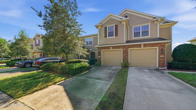 6910 ROUNDLEAF Drive, Jacksonville, FL 32258