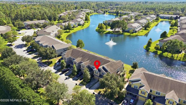6910 ROUNDLEAF Drive, Jacksonville, FL 32258
