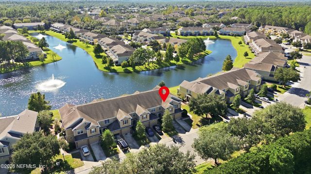 6910 ROUNDLEAF Drive, Jacksonville, FL 32258