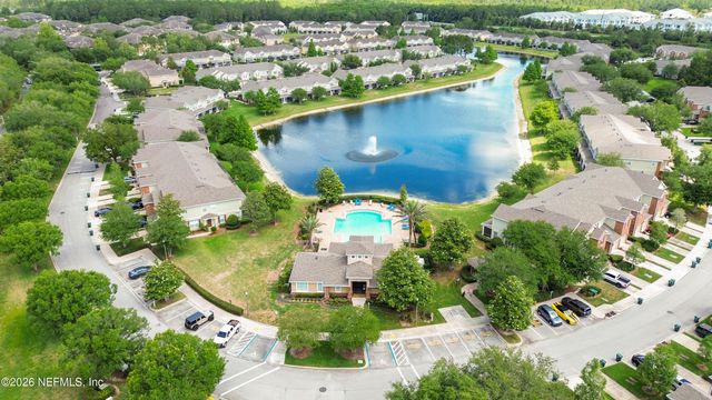 6910 ROUNDLEAF Drive, Jacksonville, FL 32258