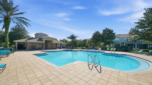 6910 ROUNDLEAF Drive, Jacksonville, FL 32258