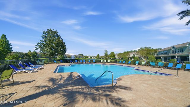 6910 ROUNDLEAF Drive, Jacksonville, FL 32258
