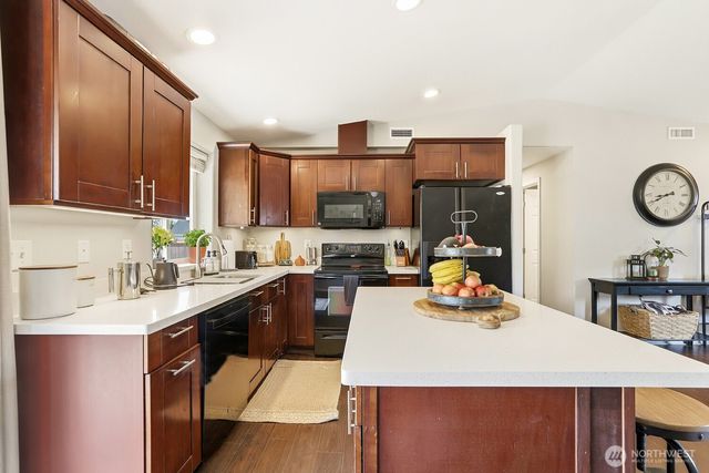 6618 98th Place NE, Marysville, WA 98270
