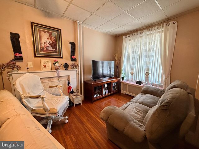 1811 PERKIOMEN AVE, Reading, PA 19606
