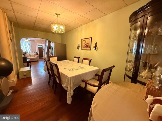 1811 PERKIOMEN AVE, Reading, PA 19606