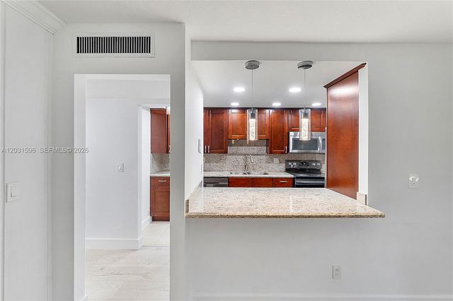 398 Fern Drive 106, Weston, FL 33326