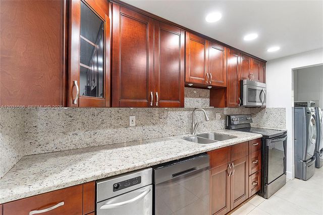 398 Fern Drive 106, Weston, FL 33326