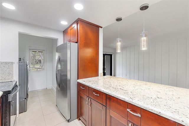 398 Fern Drive 106, Weston, FL 33326