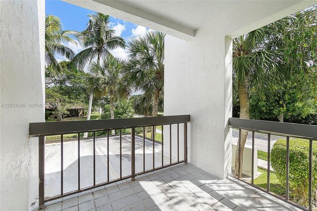 398 Fern Drive 106, Weston, FL 33326