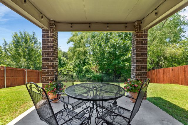 1104 Cheyenne Drive, Aubrey, TX 76227