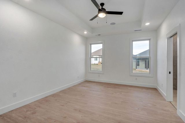 2925 W Teton Drive, Springfield, MO 65810