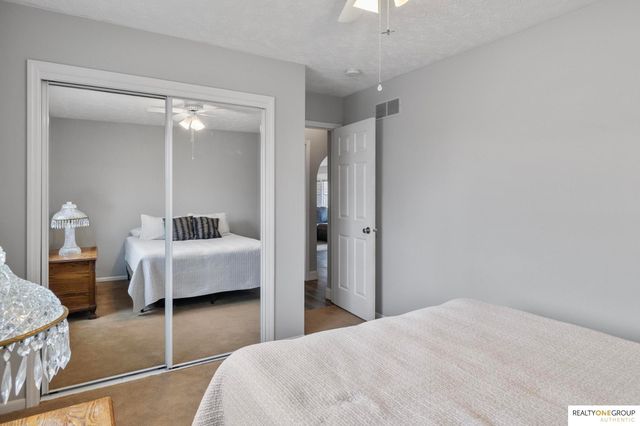 1410 Beechwood Avenue, Papillion, NE 68133