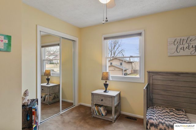 1410 Beechwood Avenue, Papillion, NE 68133