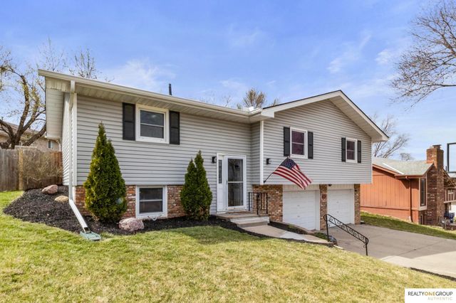 1410 Beechwood Avenue, Papillion, NE 68133