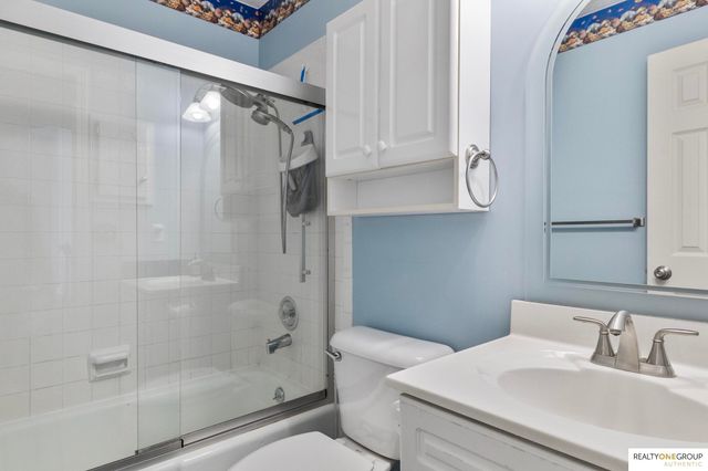 1410 Beechwood Avenue, Papillion, NE 68133