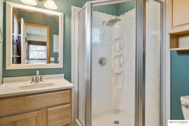 1410 Beechwood Avenue, Papillion, NE 68133