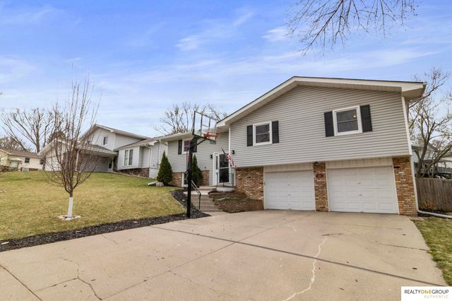 1410 Beechwood Avenue, Papillion, NE 68133