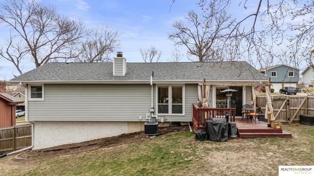 1410 Beechwood Avenue, Papillion, NE 68133