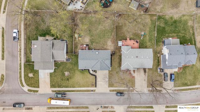 1410 Beechwood Avenue, Papillion, NE 68133