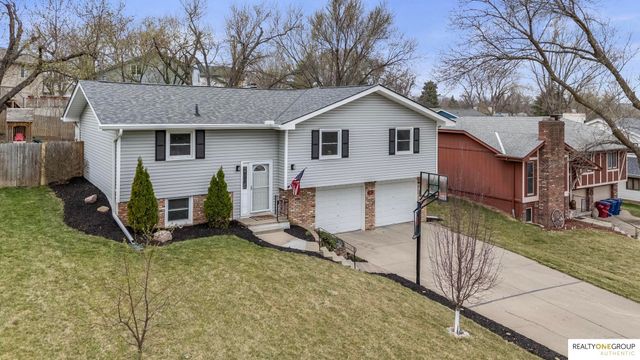 1410 Beechwood Avenue, Papillion, NE 68133