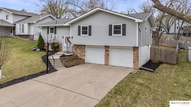 1410 Beechwood Avenue, Papillion, NE 68133