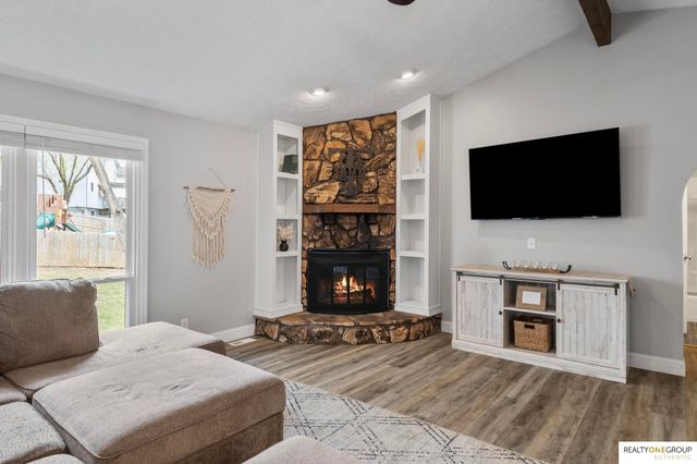 1410 Beechwood Avenue, Papillion, NE 68133