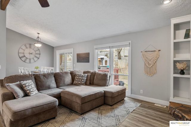 1410 Beechwood Avenue, Papillion, NE 68133