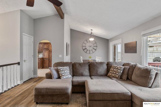 1410 Beechwood Avenue, Papillion, NE 68133