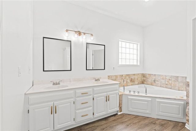 17603 157th Street, Basehor, KS 66007