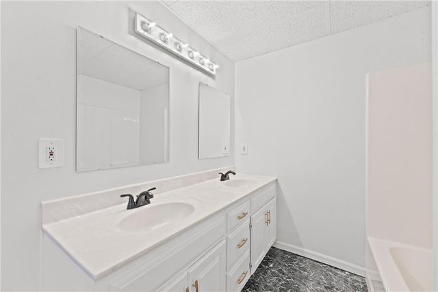 17603 157th Street, Basehor, KS 66007