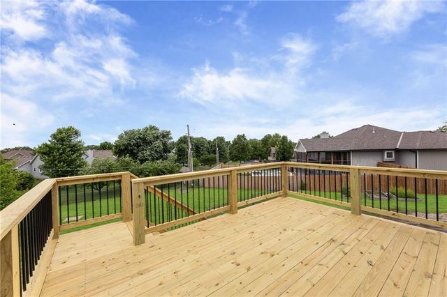 17603 157th Street, Basehor, KS 66007