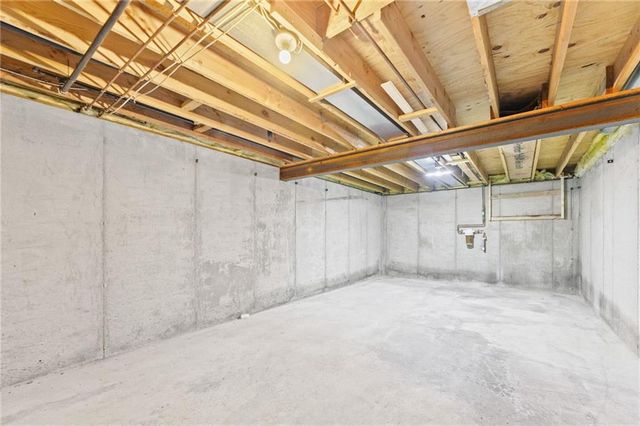 17603 157th Street, Basehor, KS 66007