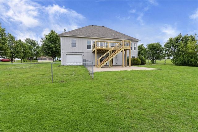 17603 157th Street, Basehor, KS 66007