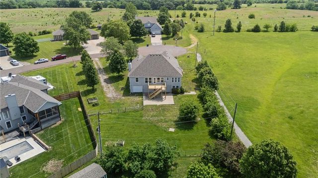 17603 157th Street, Basehor, KS 66007