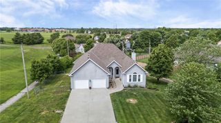 17603 157th Street, Basehor, KS 66007