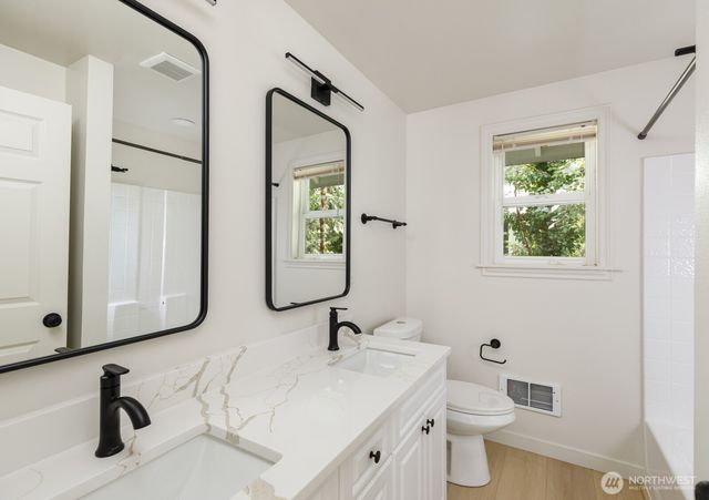 7605 NE Hidden Cove Rd, Bainbridge Island, WA 98110