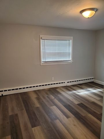 725 Bay St, Springfield, MA 01109
