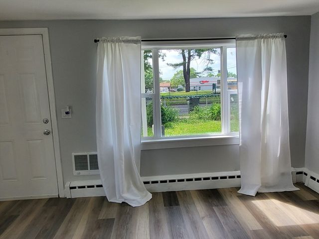 725 Bay St, Springfield, MA 01109