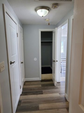 725 Bay St, Springfield, MA 01109