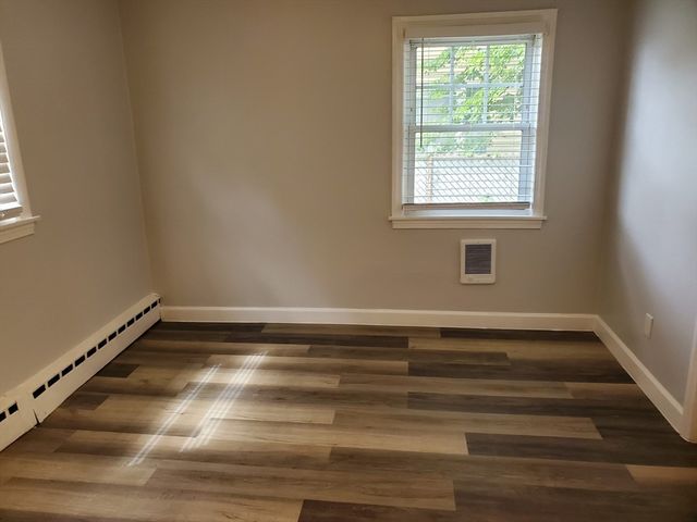 725 Bay St, Springfield, MA 01109