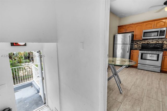 285 NW 44th St 4, Miami, FL 33127
