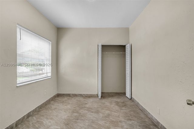 285 NW 44th St 4, Miami, FL 33127