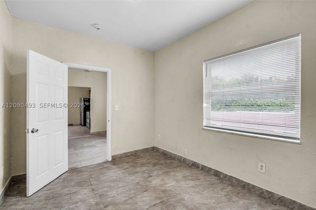 285 NW 44th St 4, Miami, FL 33127