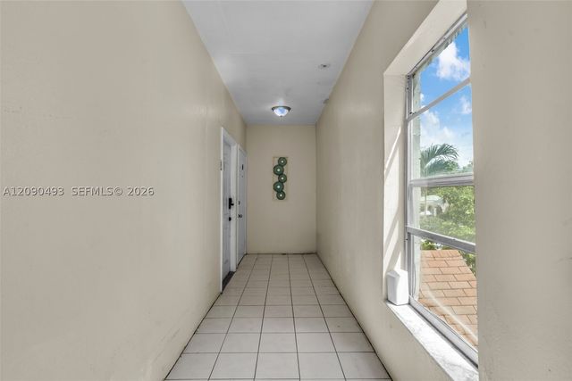 285 NW 44th St 4, Miami, FL 33127