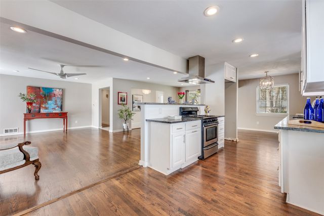 5834 Clendenin Avenue, Dallas, TX 75228