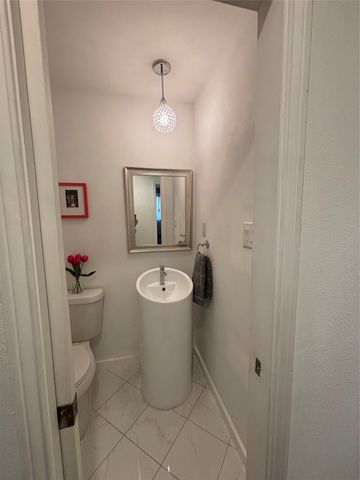 5834 Clendenin Avenue, Dallas, TX 75228