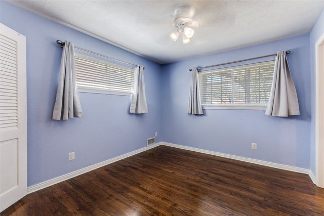 5834 Clendenin Avenue, Dallas, TX 75228