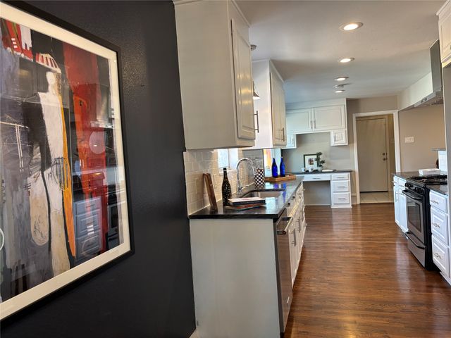 5834 Clendenin Avenue, Dallas, TX 75228