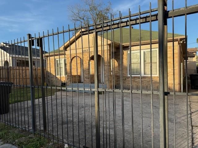 2915 Isabella Street B, Houston, TX 77004