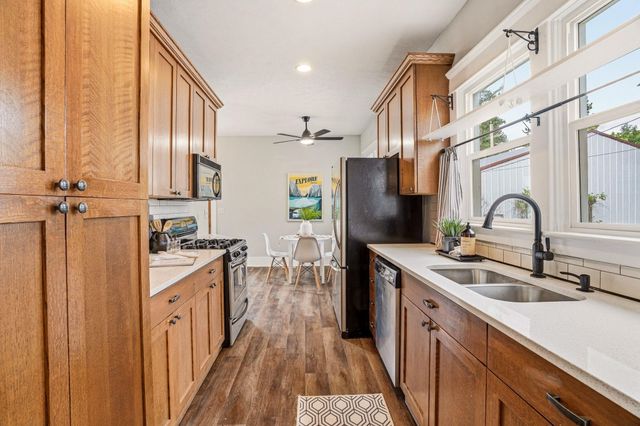3811 S Sherman St, Spokane, WA 99203